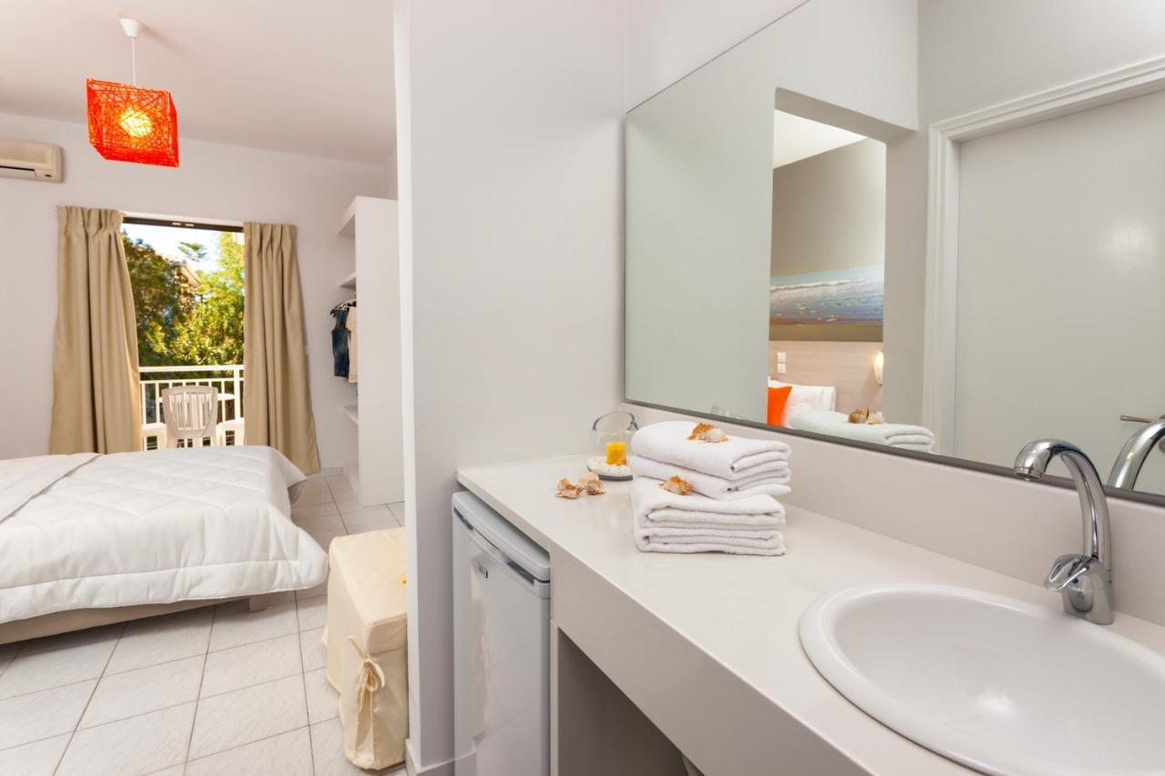 Cavo D' Oro Hotel & Suites Kalamákion Buitenkant foto