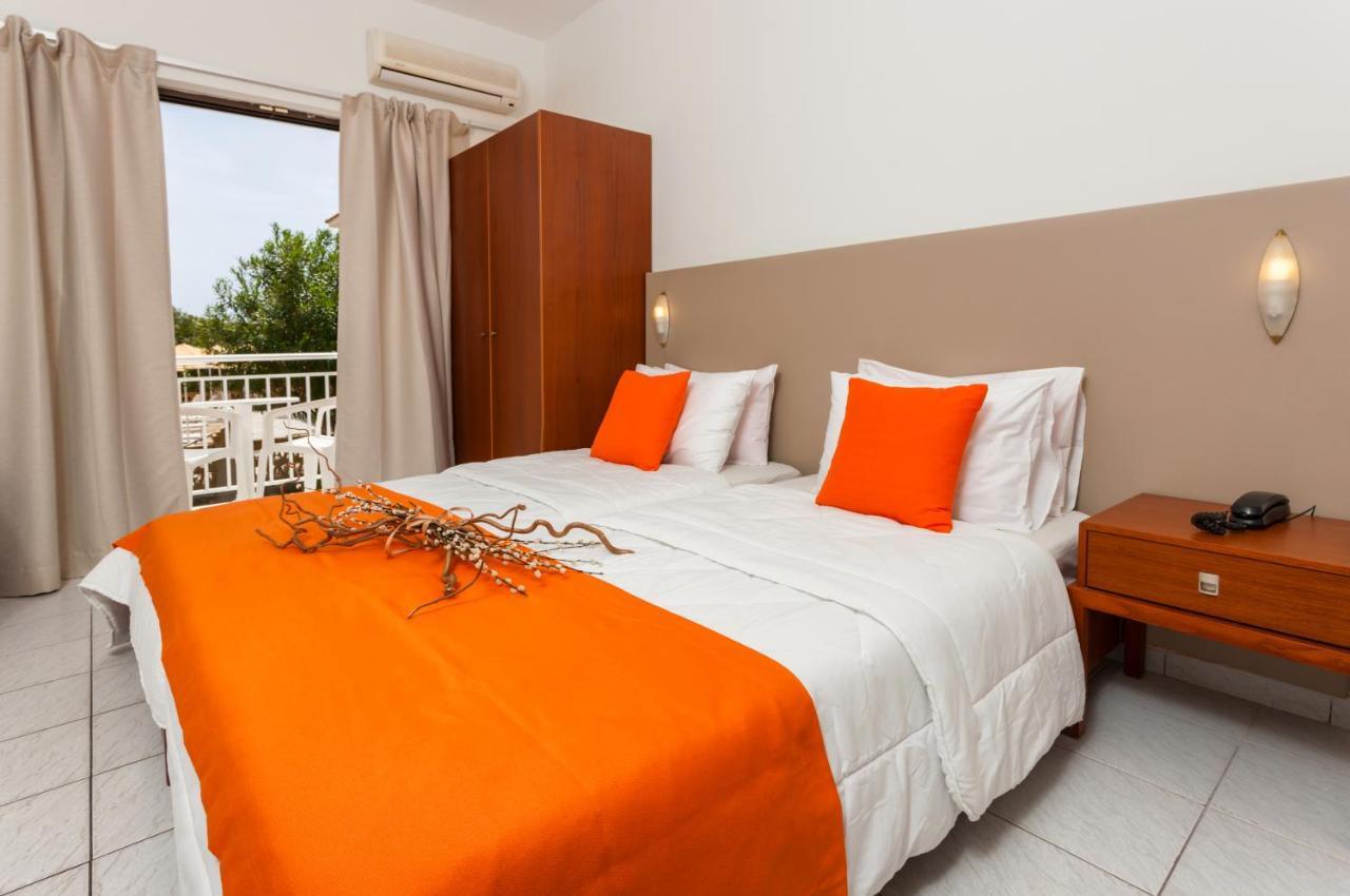 Cavo D' Oro Hotel & Suites Kalamákion Buitenkant foto