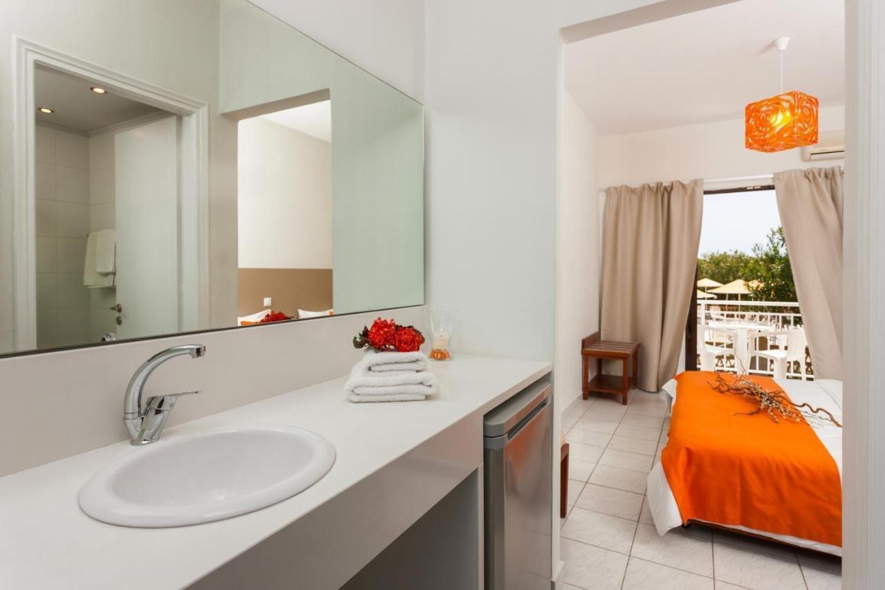 Cavo D' Oro Hotel & Suites Kalamákion Buitenkant foto