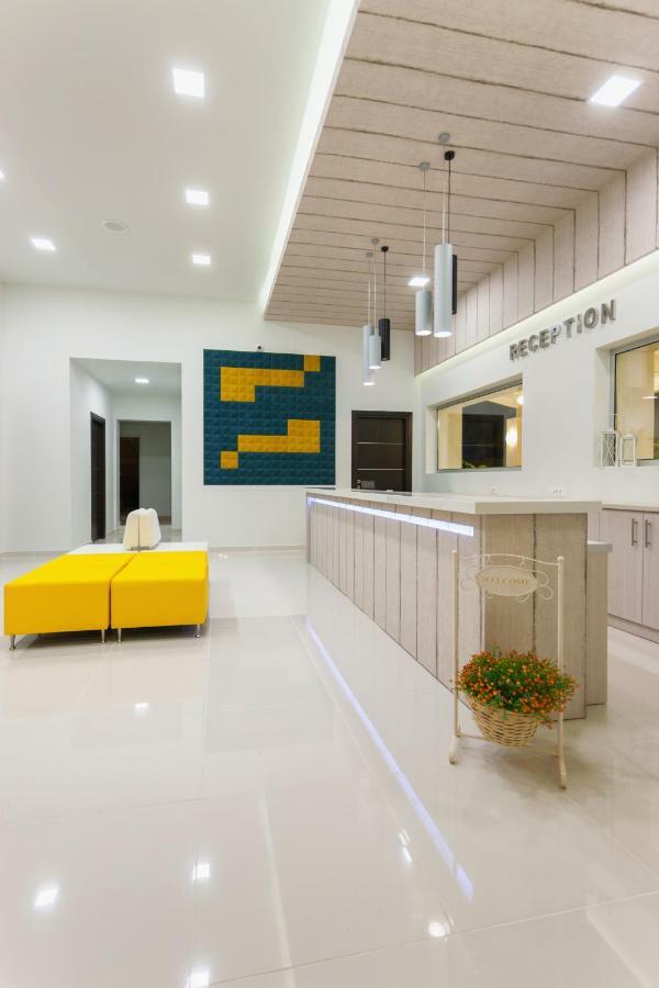 Cavo D' Oro Hotel & Suites Kalamákion Buitenkant foto